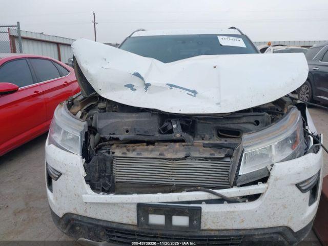 Ford Explorer Xlt Image 7