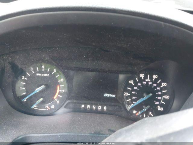 Ford Explorer Xlt Image 6