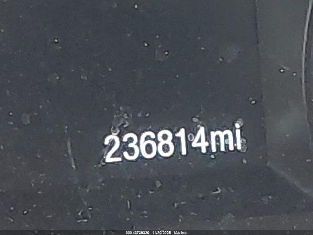 Ford Explorer Xlt Image 10