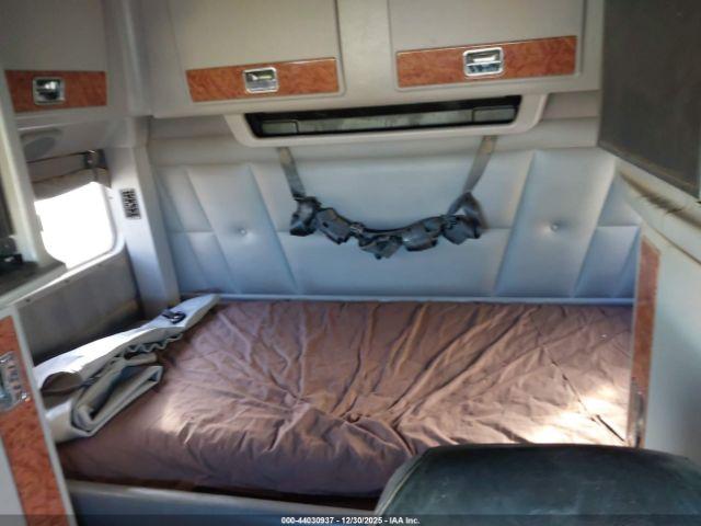 Peterbilt 379 Image 9